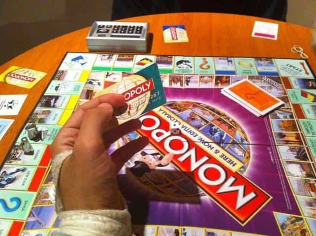 Monopoly cu carduri! • Refu Blog monopoli-mondial-cu-card
