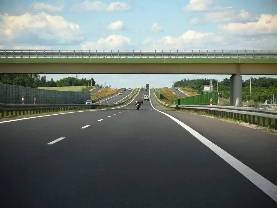 Firma Transport national: De la motociclete la marfa sau mutari