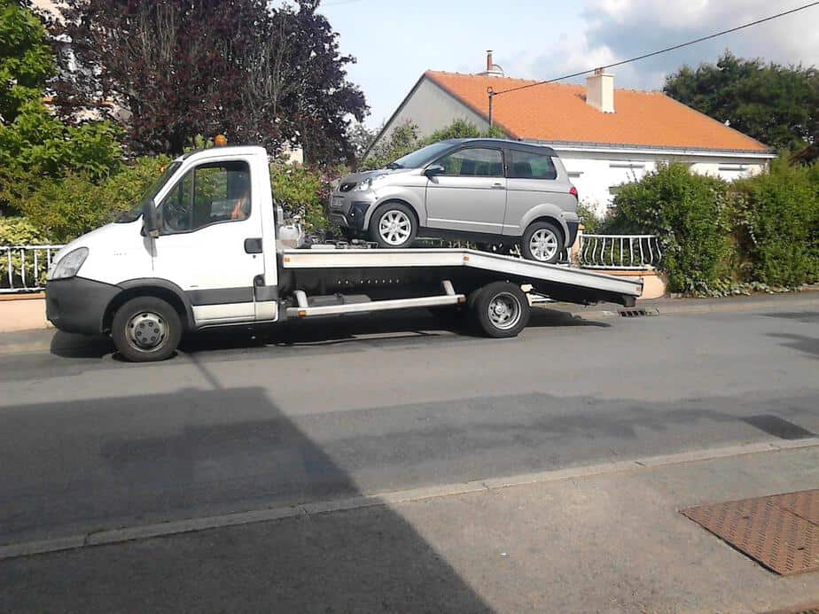 Sfaturi utile pentru soferii care au nevoie de tractari auto