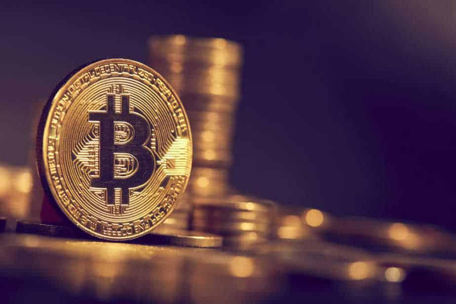 Merită sau nu să investești în Bitcoin?