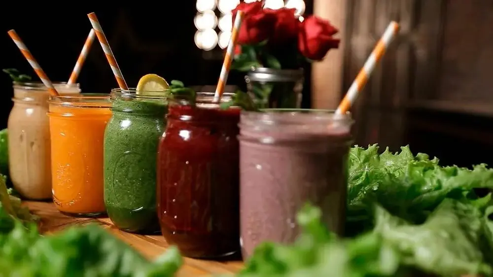 Smoothie-uri delicioase care te vor ajuta să slăbești