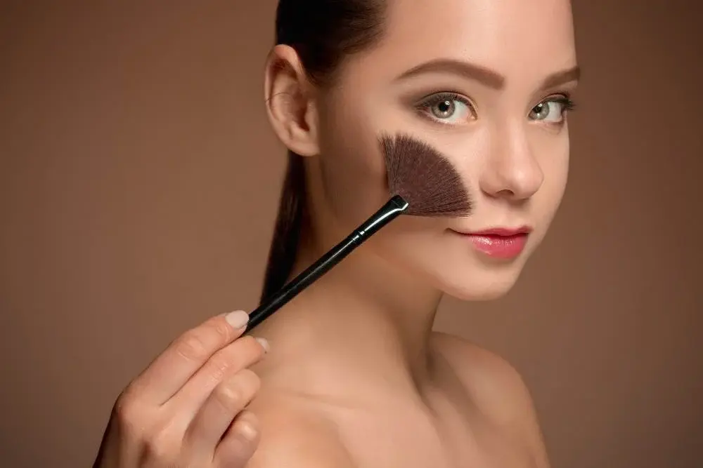 Machiajul de zi cu zi: trucuri pentru un look natural în orice moment